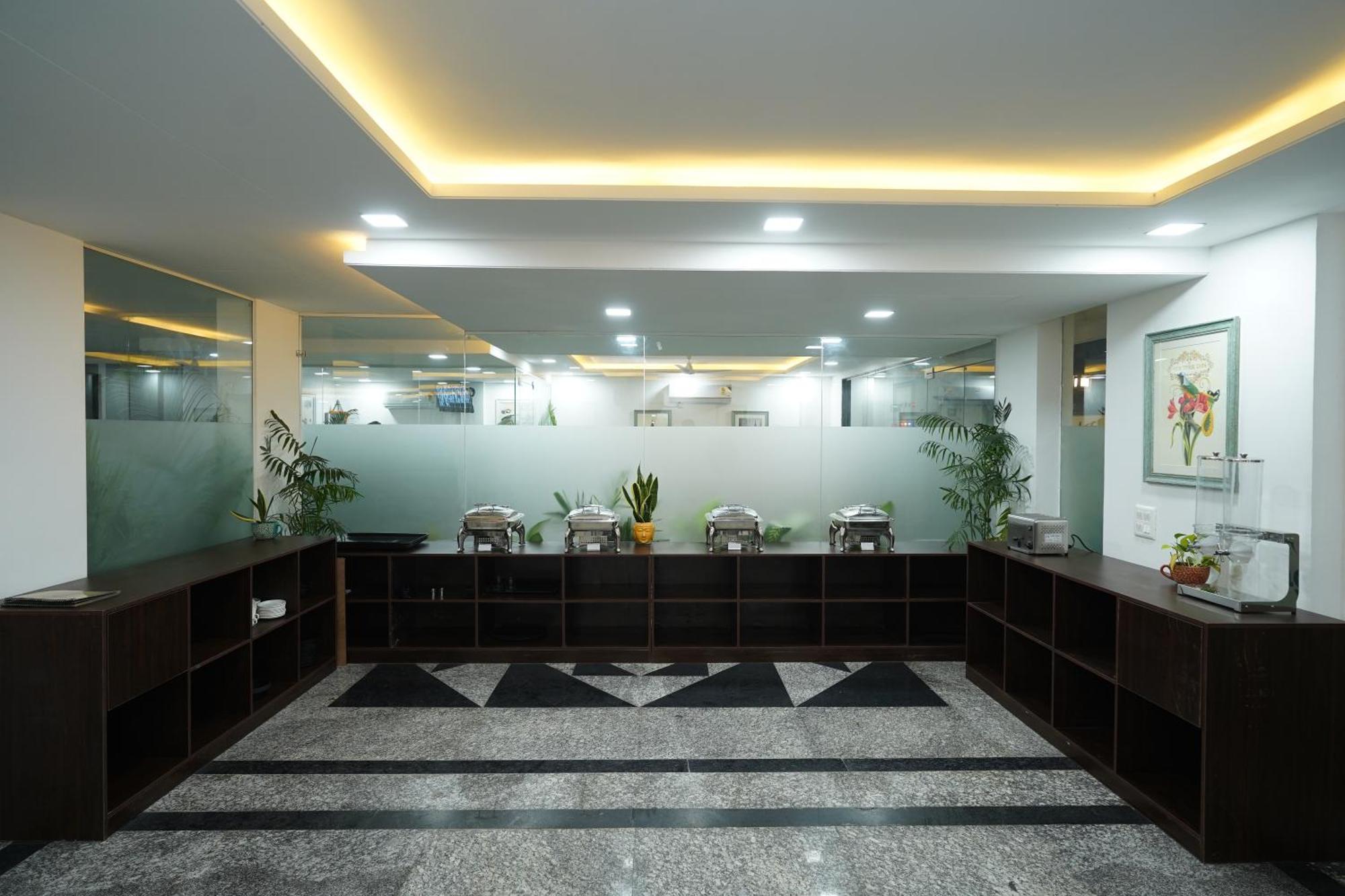 Posh Garden Inn Artemis Hospital Road Gurgaon Dış mekan fotoğraf