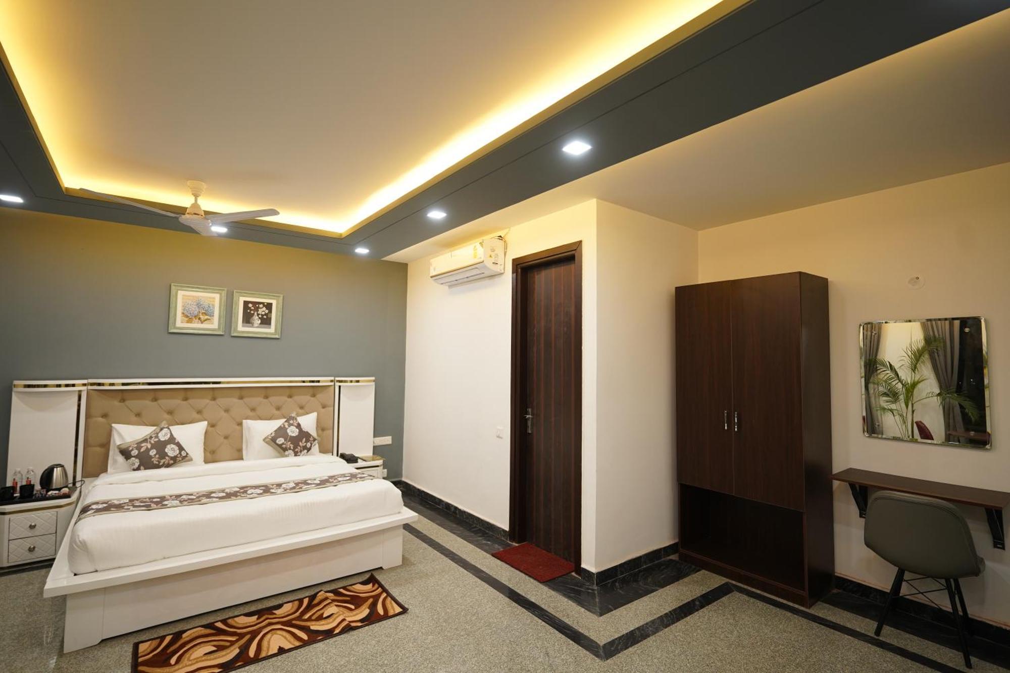 Posh Garden Inn Artemis Hospital Road Gurgaon Dış mekan fotoğraf