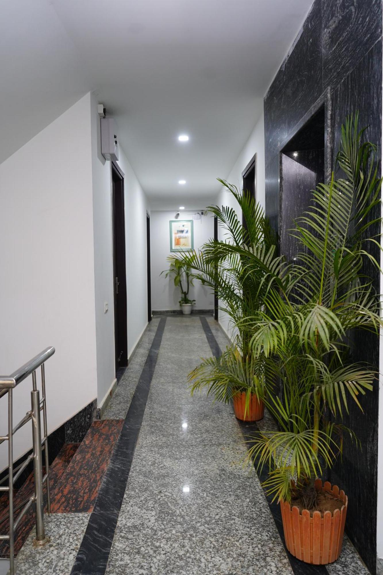 Posh Garden Inn Artemis Hospital Road Gurgaon Dış mekan fotoğraf