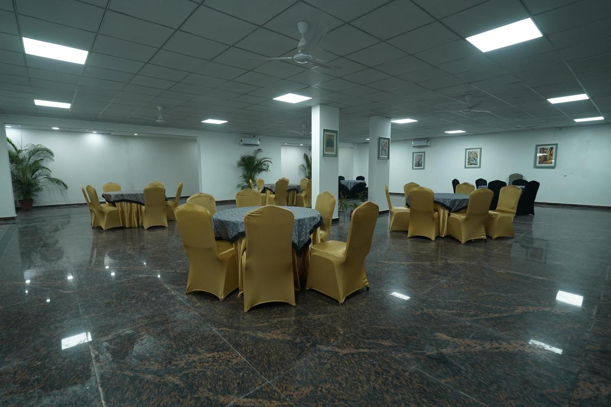 Posh Garden Inn Artemis Hospital Road Gurgaon Dış mekan fotoğraf
