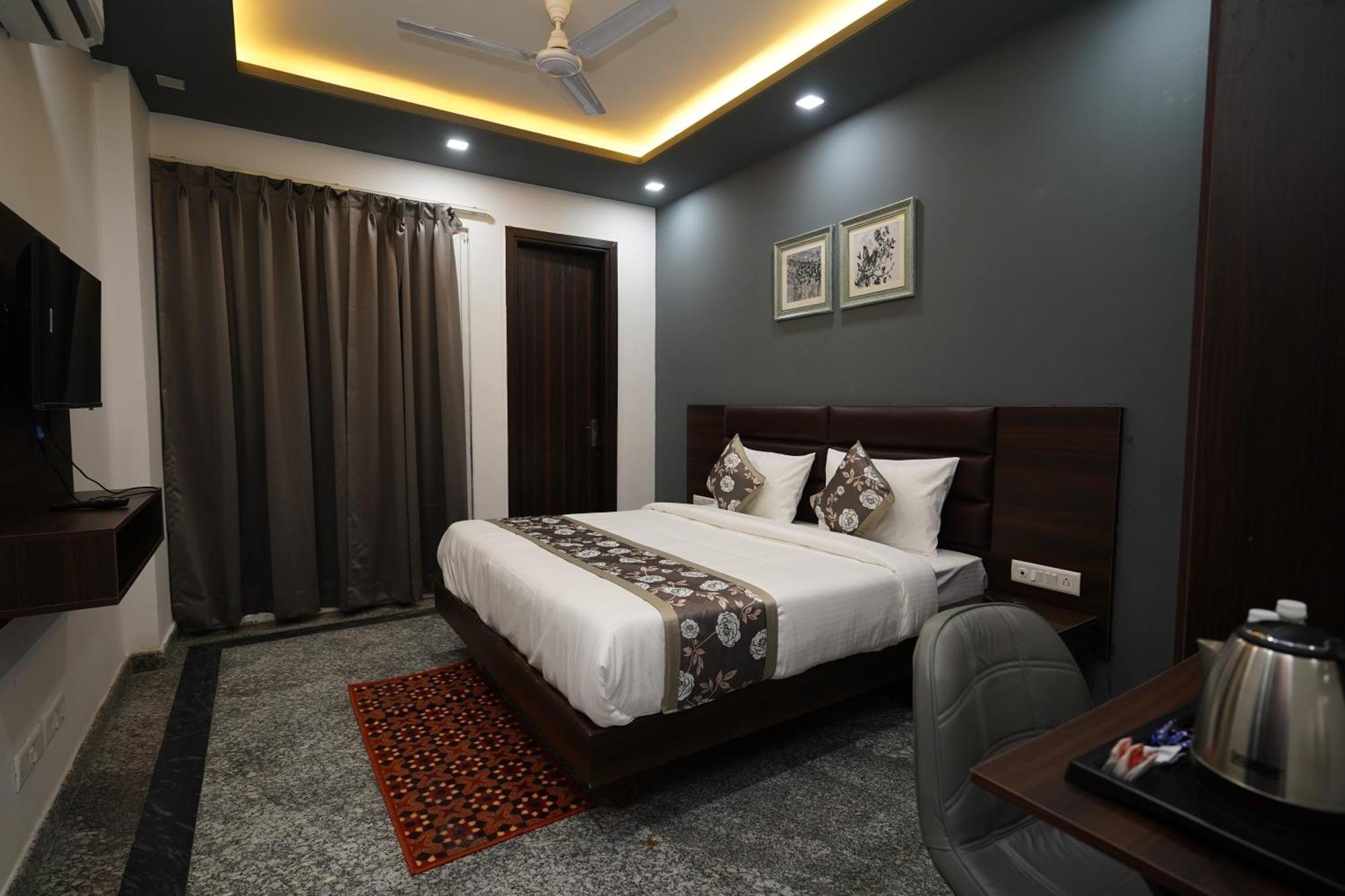 Posh Garden Inn Artemis Hospital Road Gurgaon Dış mekan fotoğraf