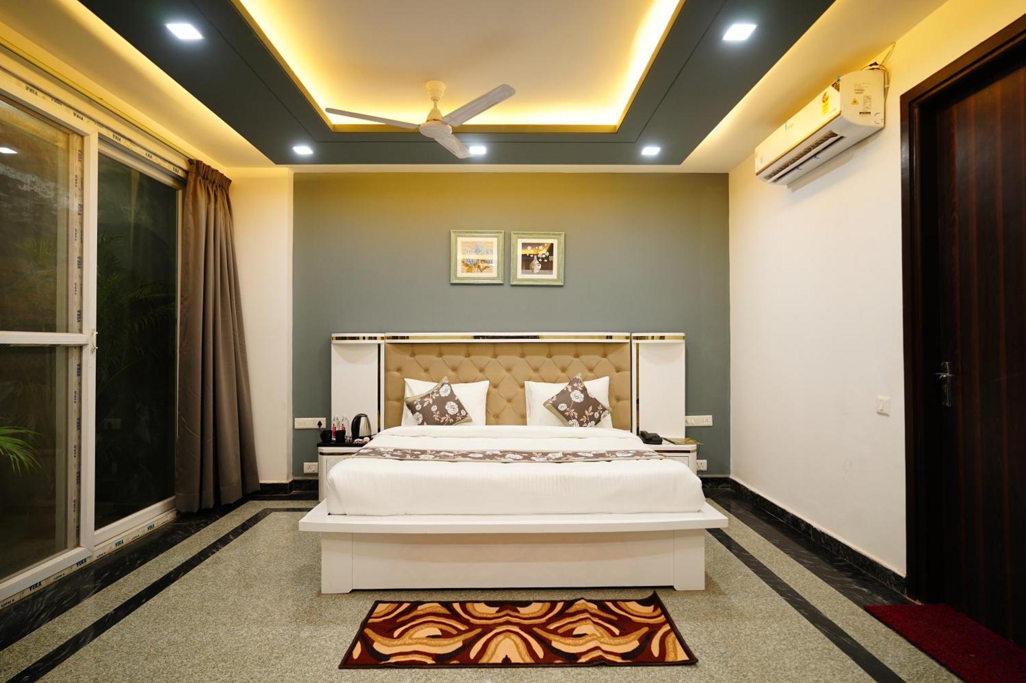 Posh Garden Inn Artemis Hospital Road Gurgaon Dış mekan fotoğraf