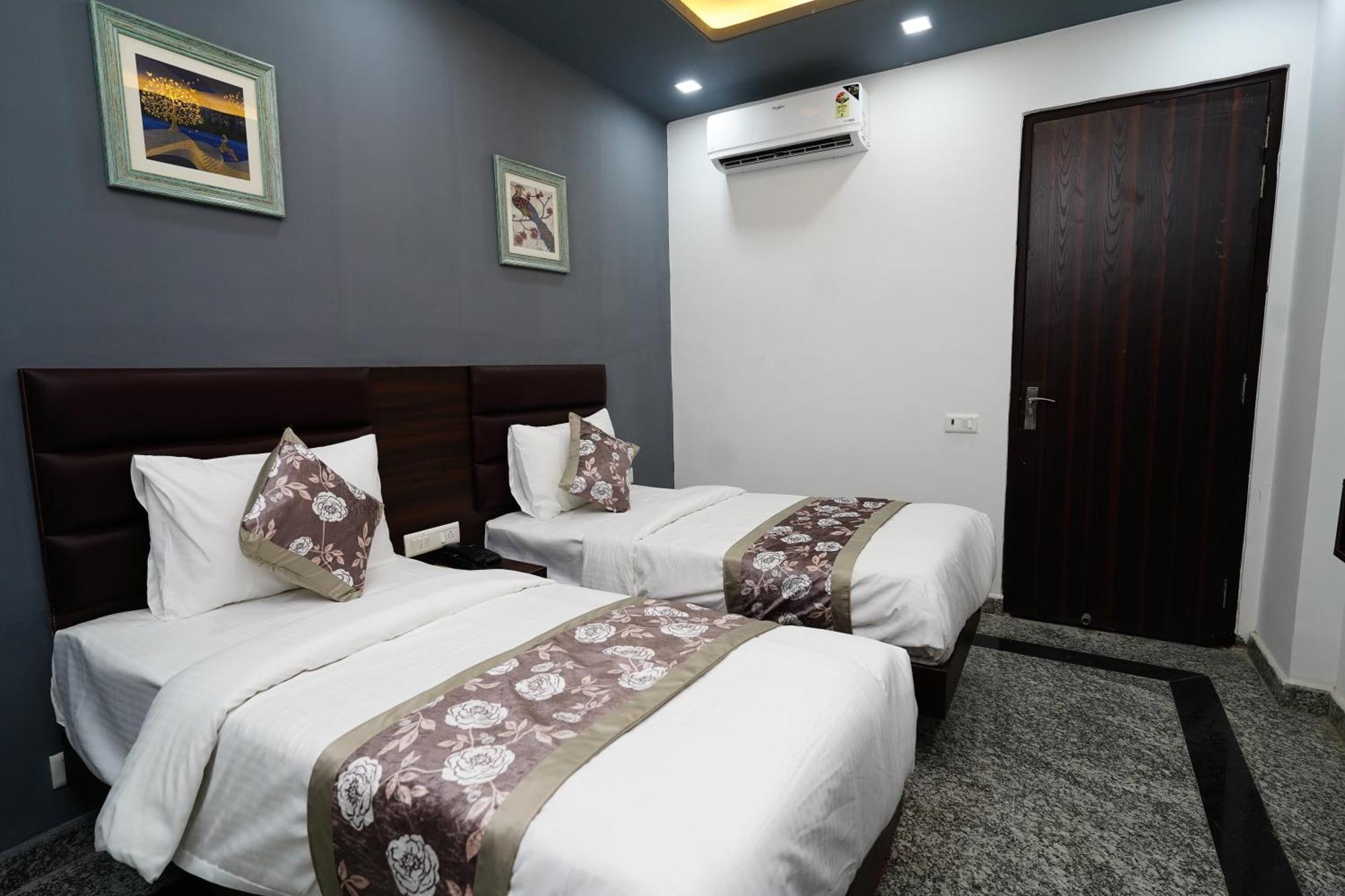 Posh Garden Inn Artemis Hospital Road Gurgaon Dış mekan fotoğraf