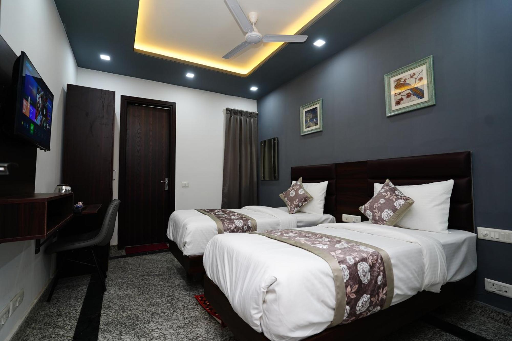 Posh Garden Inn Artemis Hospital Road Gurgaon Dış mekan fotoğraf