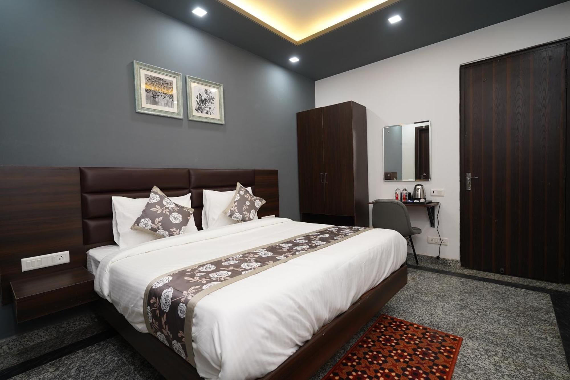 Posh Garden Inn Artemis Hospital Road Gurgaon Dış mekan fotoğraf