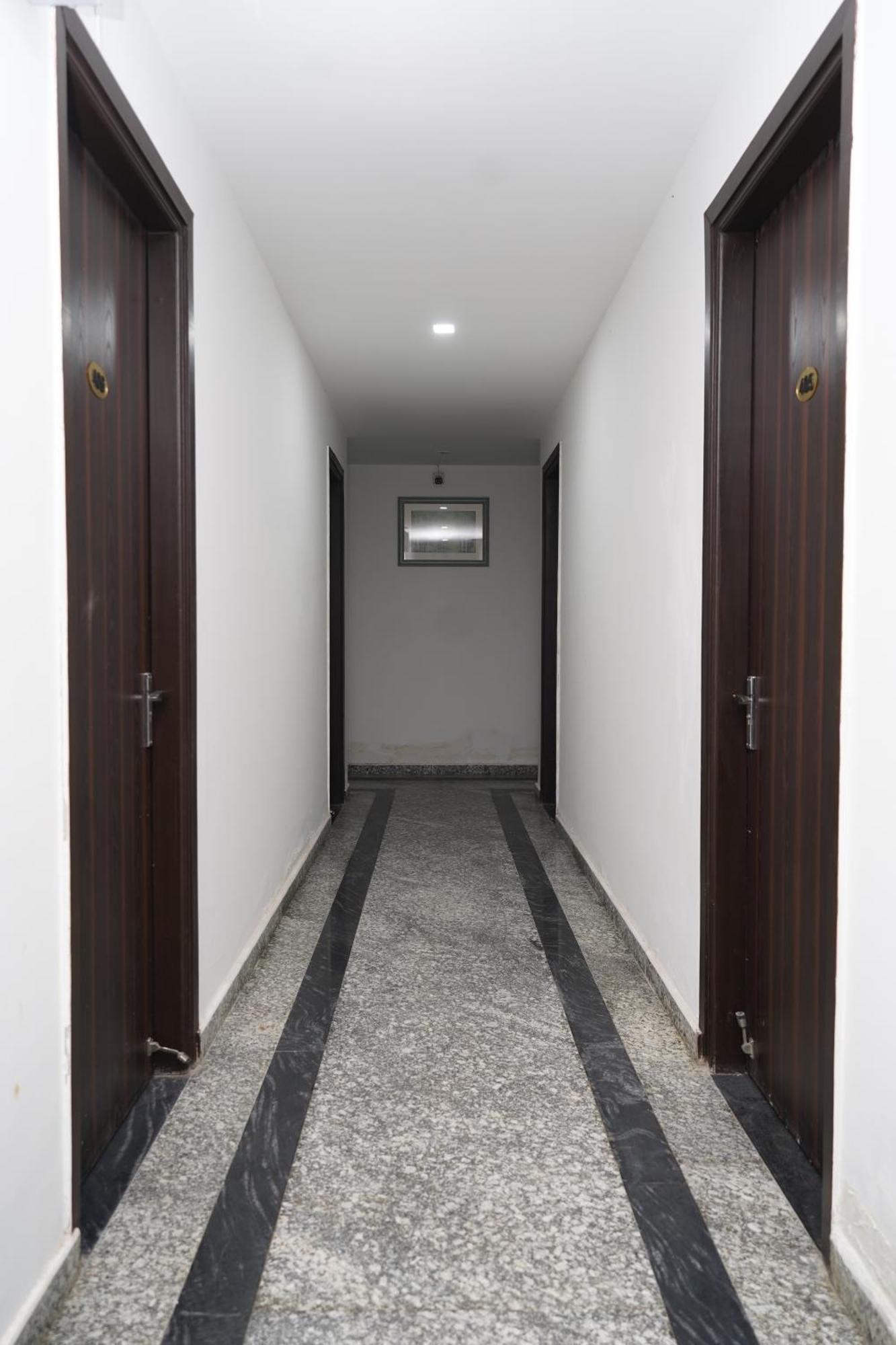 Posh Garden Inn Artemis Hospital Road Gurgaon Dış mekan fotoğraf