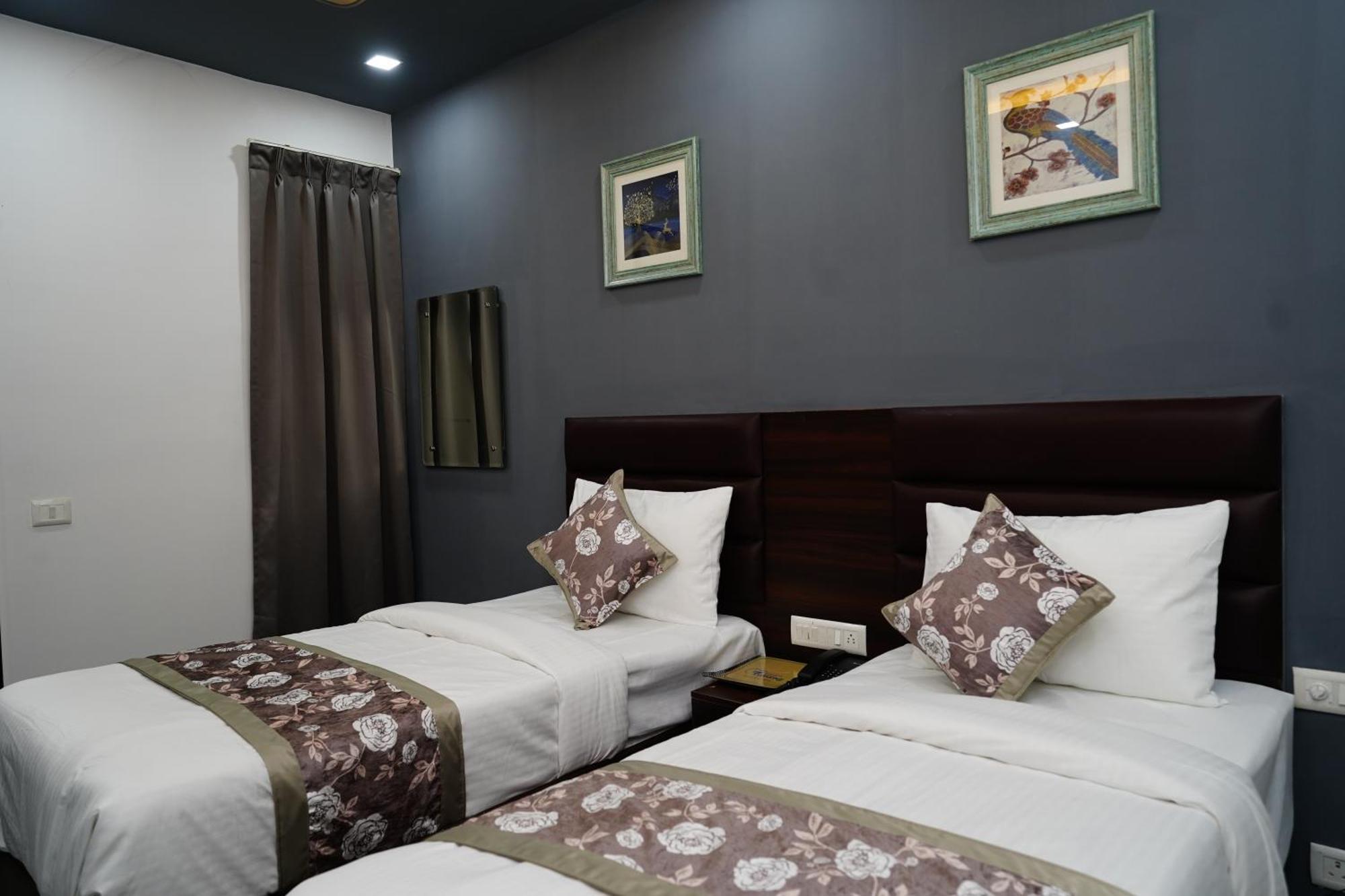 Posh Garden Inn Artemis Hospital Road Gurgaon Dış mekan fotoğraf