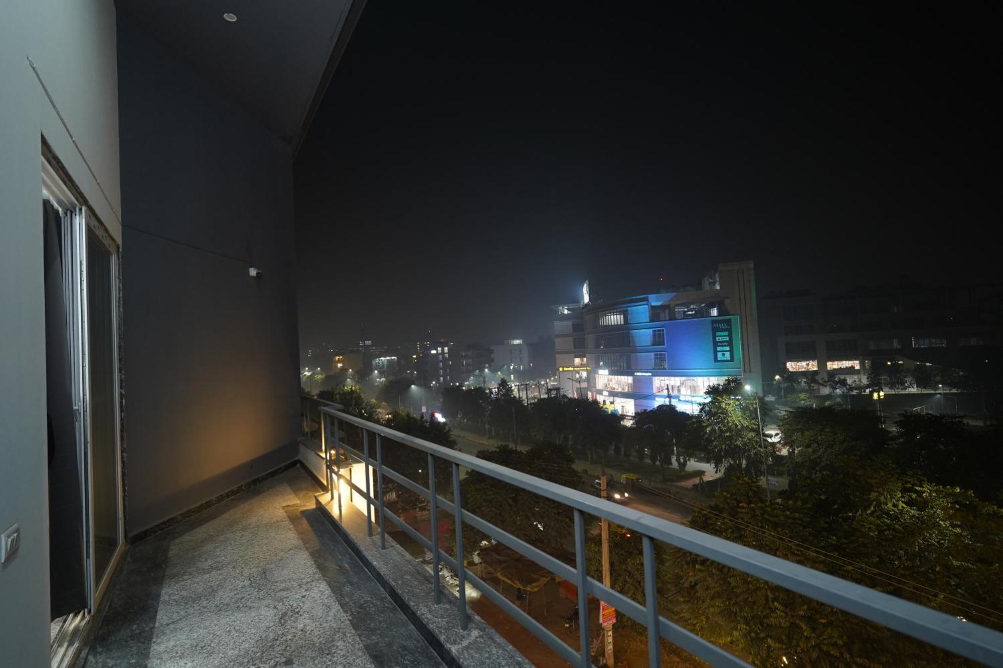 Posh Garden Inn Artemis Hospital Road Gurgaon Dış mekan fotoğraf