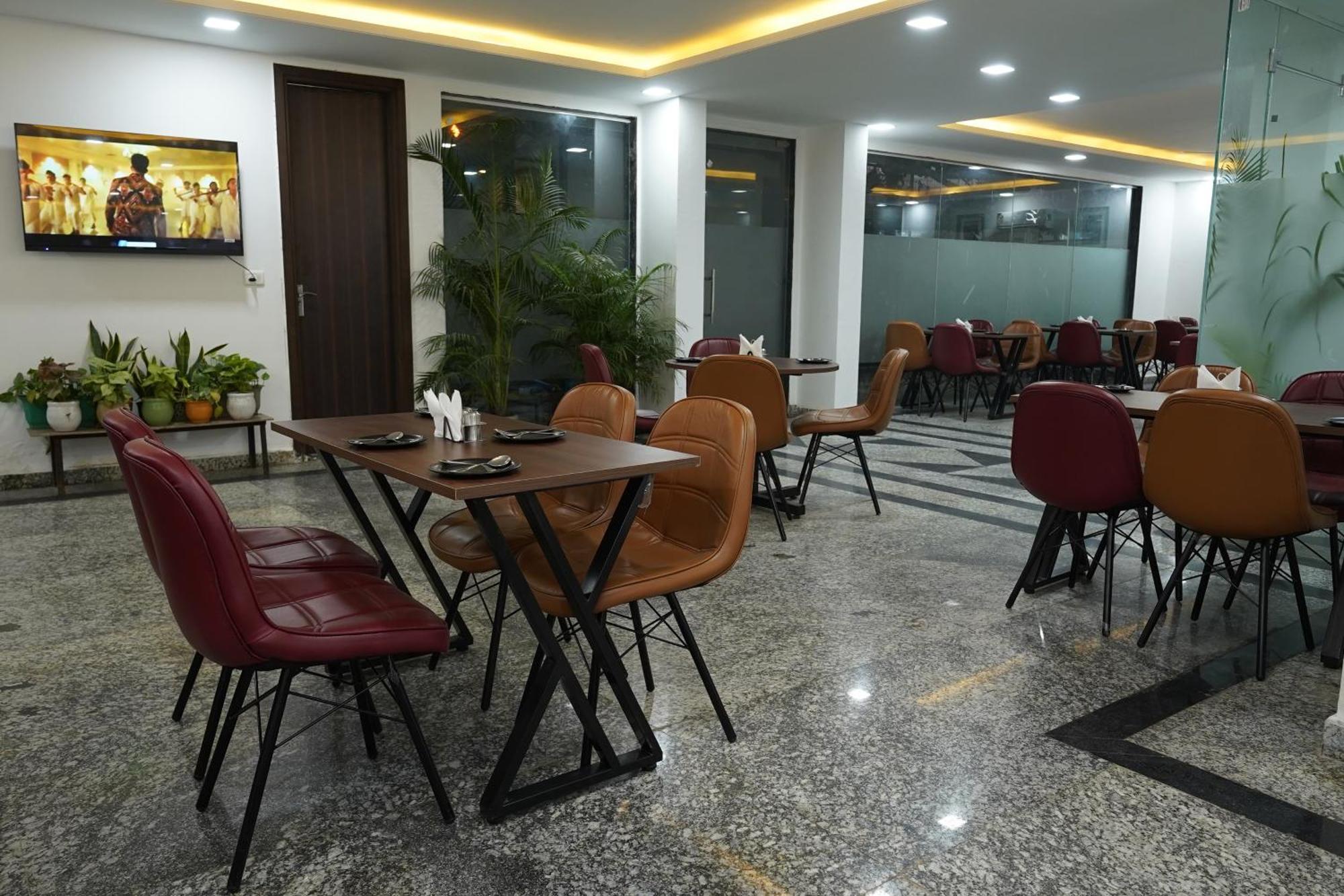 Posh Garden Inn Artemis Hospital Road Gurgaon Dış mekan fotoğraf