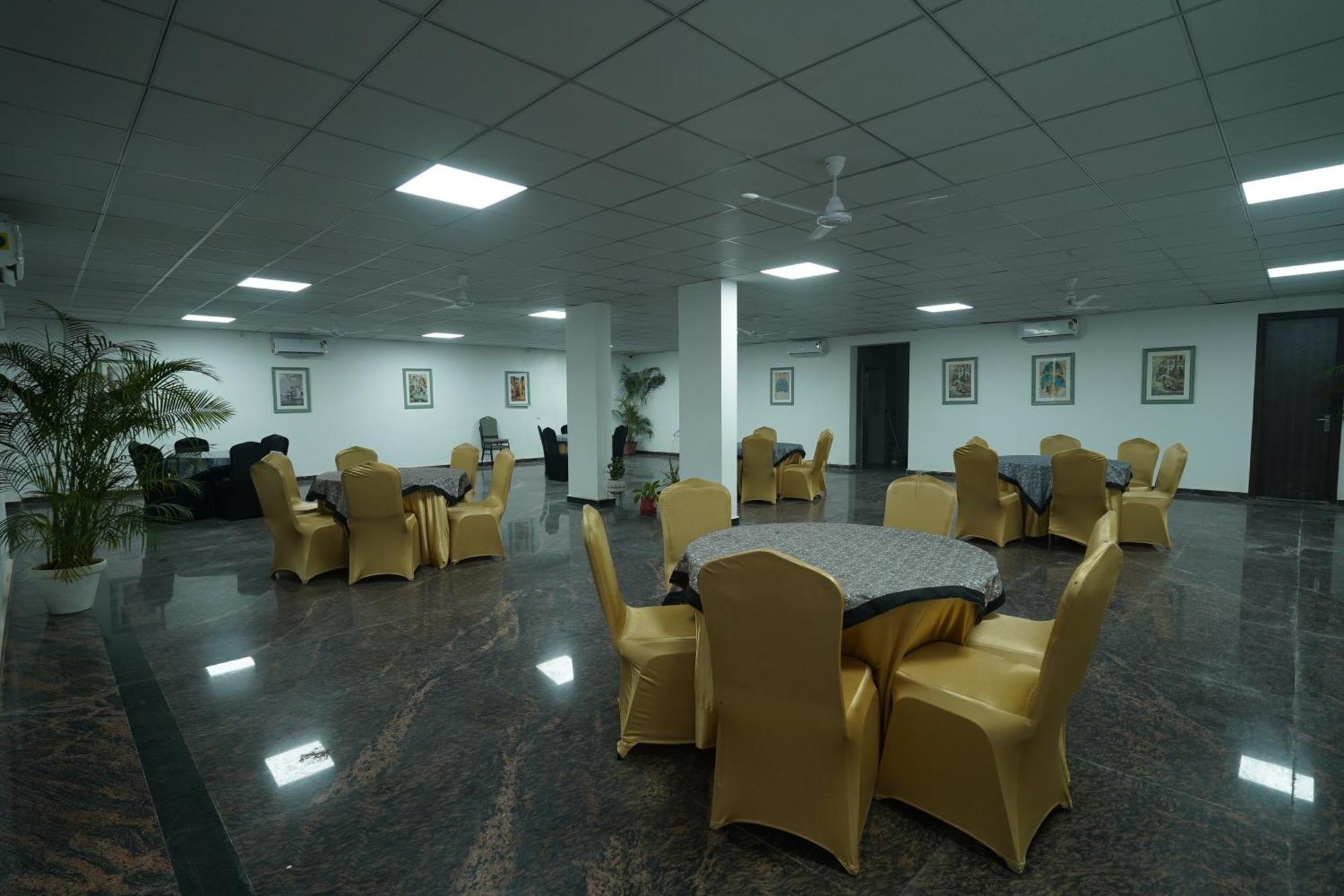 Posh Garden Inn Artemis Hospital Road Gurgaon Dış mekan fotoğraf
