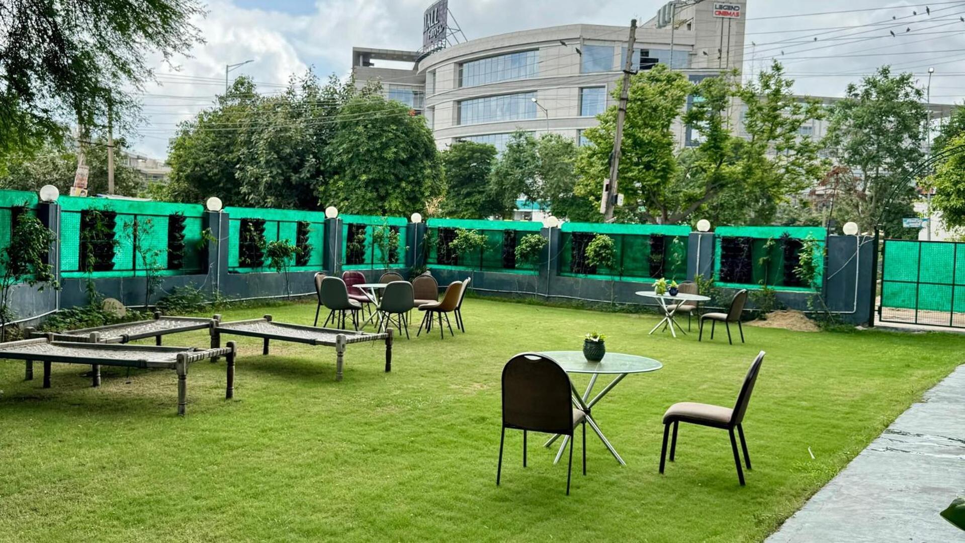 Posh Garden Inn Artemis Hospital Road Gurgaon Dış mekan fotoğraf