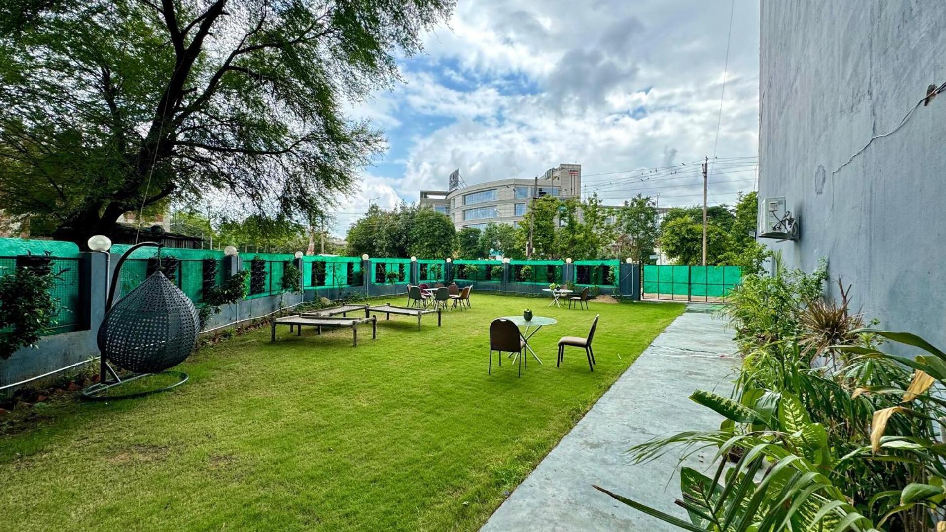 Posh Garden Inn Artemis Hospital Road Gurgaon Dış mekan fotoğraf